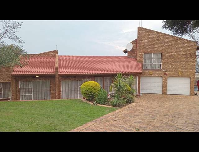 3 BEDROOM HOUSE FOR SALE IN WINCHESTER HILLS EXT 3